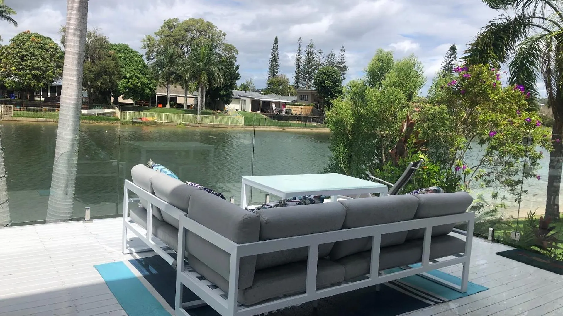 Waterfront 3 Bedroom House In Family Friendly Resort Gold Coast Australia