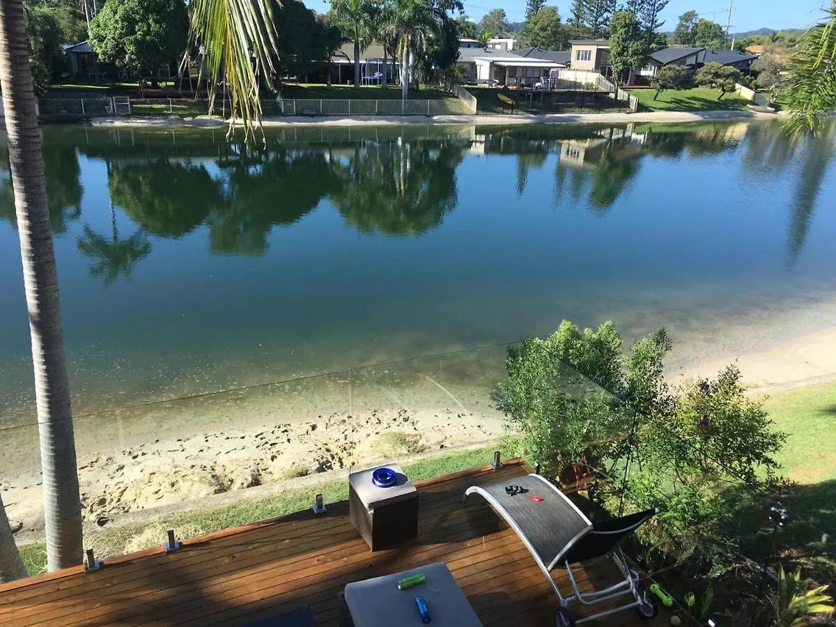 Waterfront 3 Bedroom House In Family Friendly Resort Gold Coast Holiday home