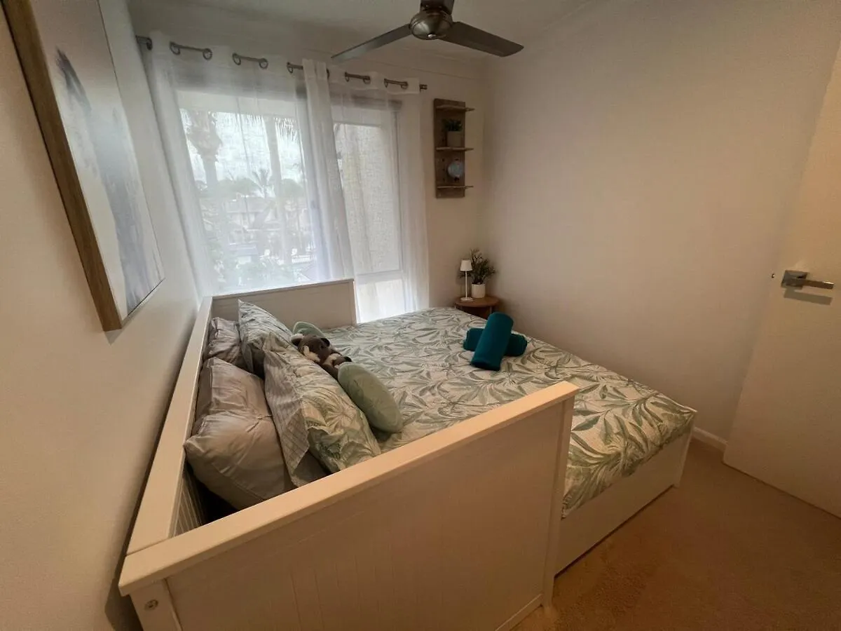 Waterfront 3 Bedroom House In Family Friendly Resort Gold Coast Holiday home