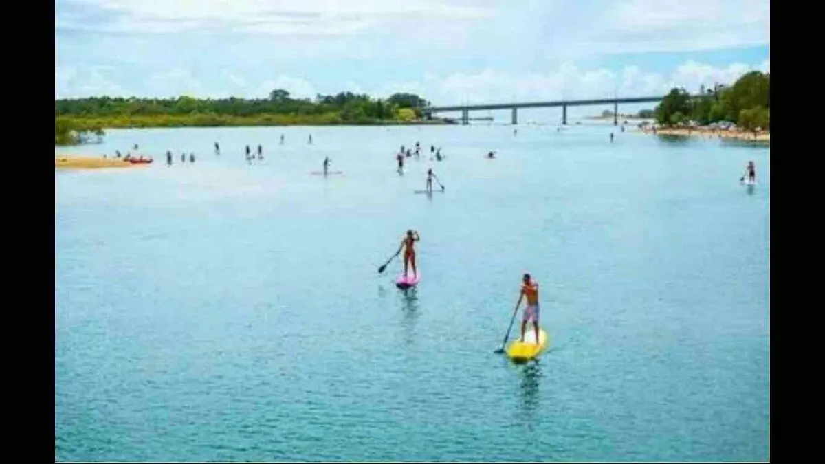 Waterfront 3 Bedroom House In Family Friendly Resort Gold Coast