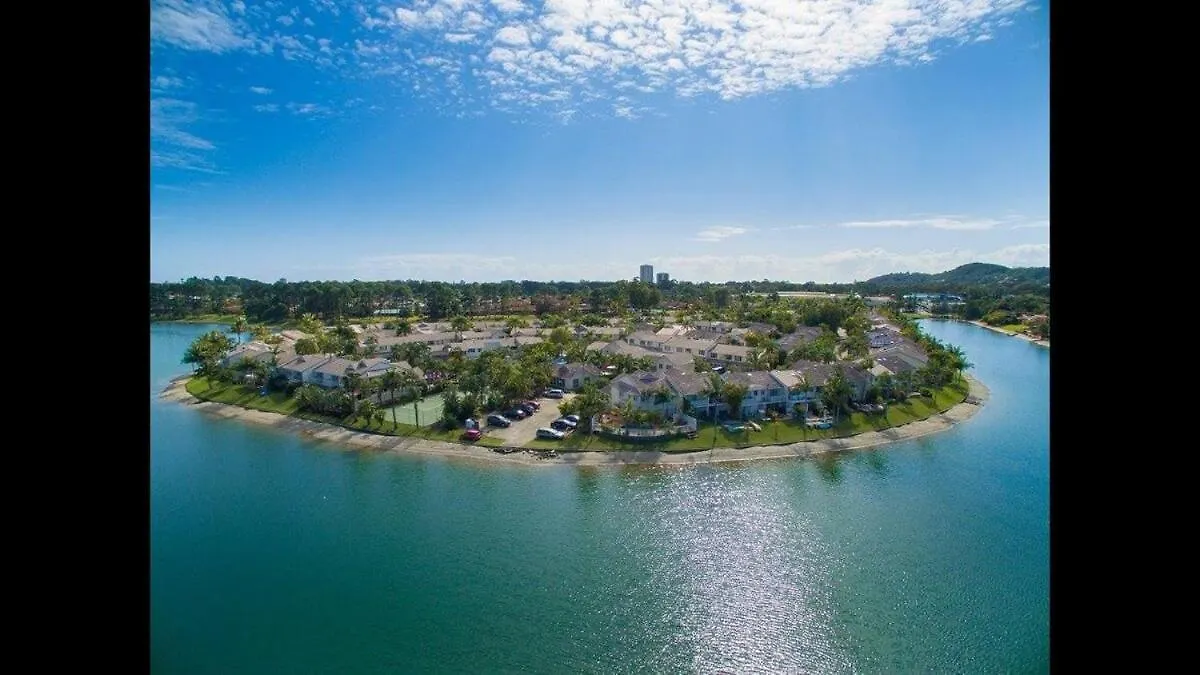 Waterfront 3 Bedroom House In Family Friendly Resort Gold Coast Australia