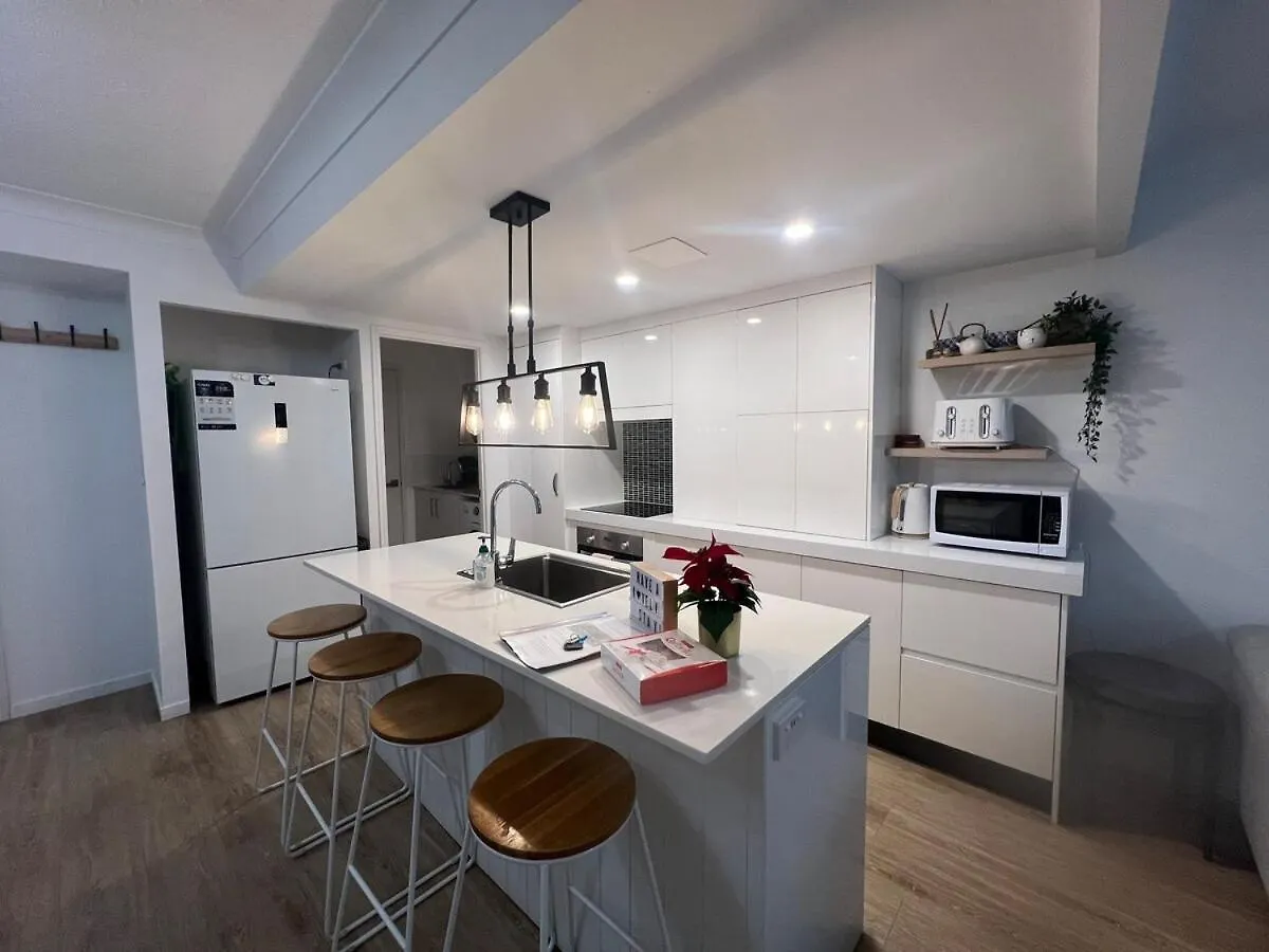 Waterfront 3 Bedroom House In Family Friendly Resort Gold Coast 0*,  Australia