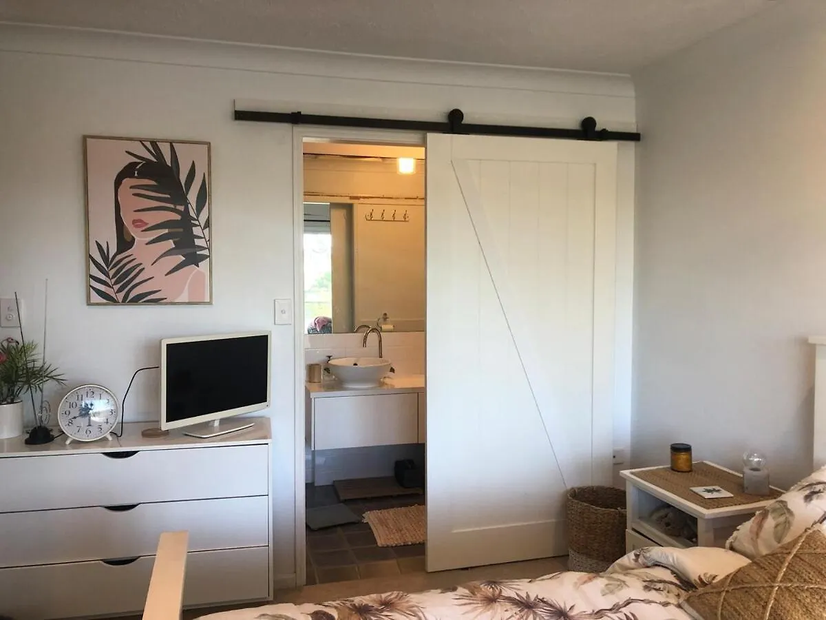 Waterfront 3 Bedroom House In Family Friendly Resort Gold Coast 0*,  Australia