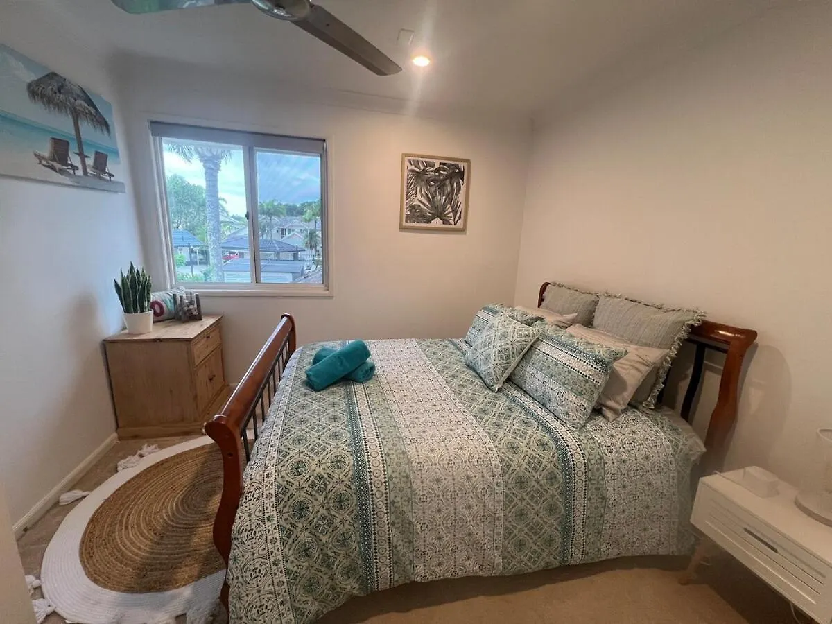Holiday home Waterfront 3 Bedroom House In Family Friendly Resort Gold Coast