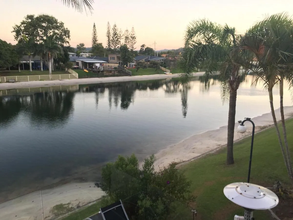 Waterfront 3 Bedroom House In Family Friendly Resort Gold Coast