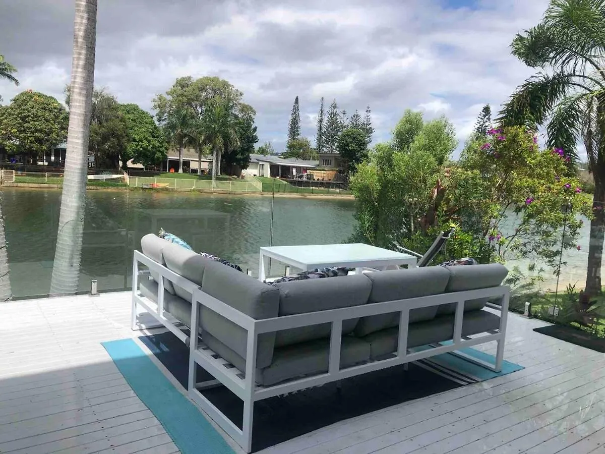 Waterfront 3 Bedroom House In Family Friendly Resort Gold Coast Holiday home