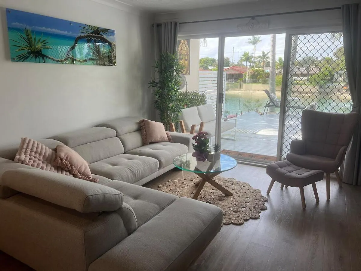Waterfront 3 Bedroom House In Family Friendly Resort Gold Coast 0*,