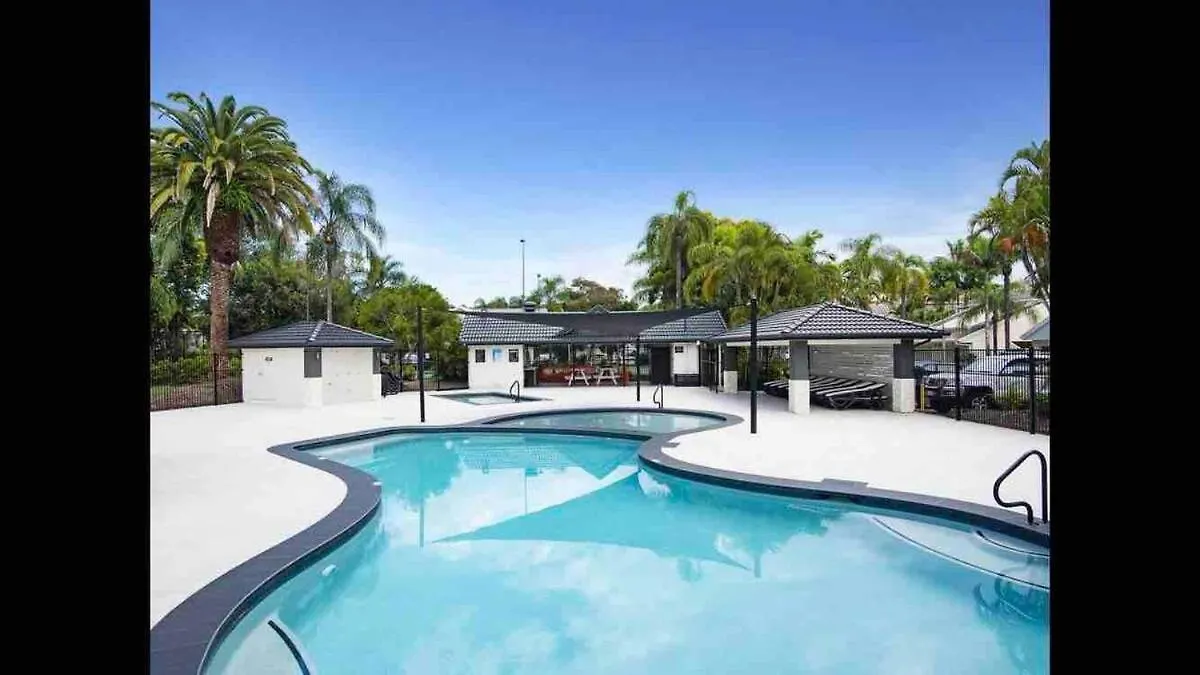 Waterfront 3 Bedroom House In Family Friendly Resort Gold Coast Holiday home